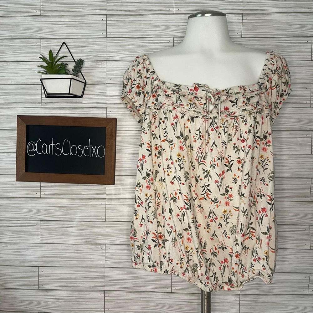 🫶 Old Navy Floral Top